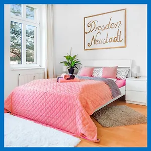 Apartament Bis 6 Personen - Helle, Ruhige Whg, 2 Baeder, Dd Neustadt, Lage